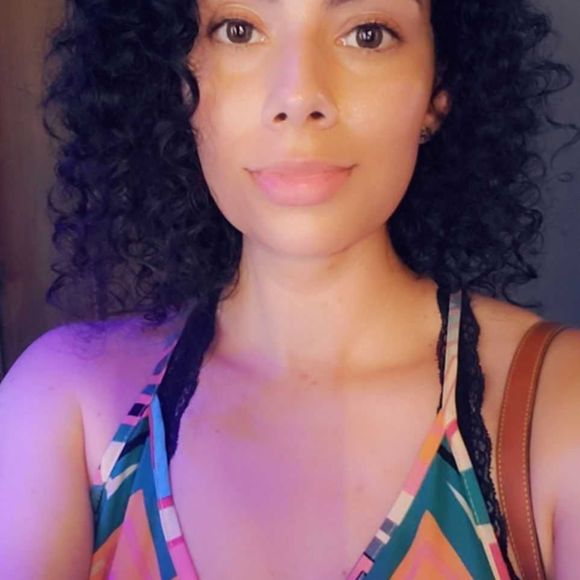 Meet your Posher, Karina - Picture 1 of 1